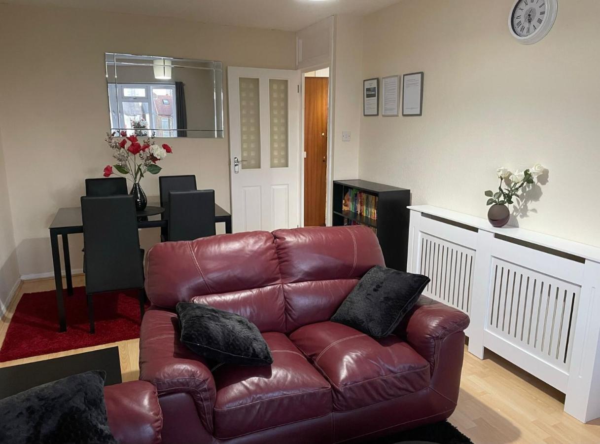 Nnk Air Bnb Enfield Bagian luar foto